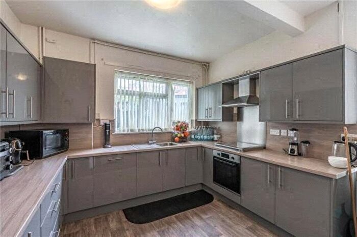 4 Bedroom Detached House For Sale In Staveley Road, Wolverhampton, West Midlands, WV1