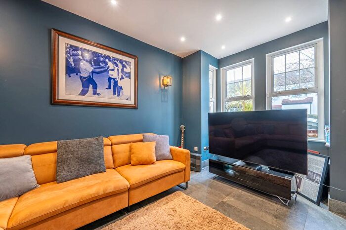 4 Bedroom Property For Sale In Curzon Road, Pitshanger Lane, London, W5