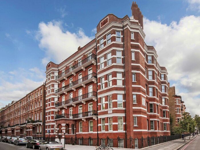 1 Bedroom Flat To Rent In Nevern Square, London, SW5