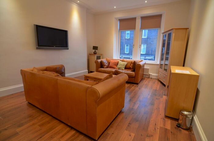 5 Bedroom Flat To Rent In Rosemount Place, Aberdeen, AB25