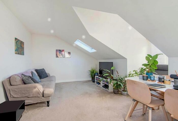 2 Bedroom Flat To Rent In Randolph Avenue, London, W9