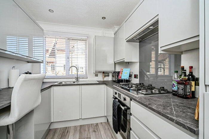 2 Bedroom Apartment To Rent In St. Francis Court, Shefford, SG17