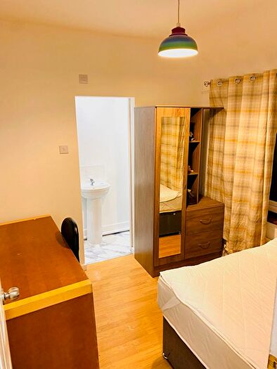 5 Bedroom Flat To Rent In Ferndale Road, Liverpool, Merseyside, L15