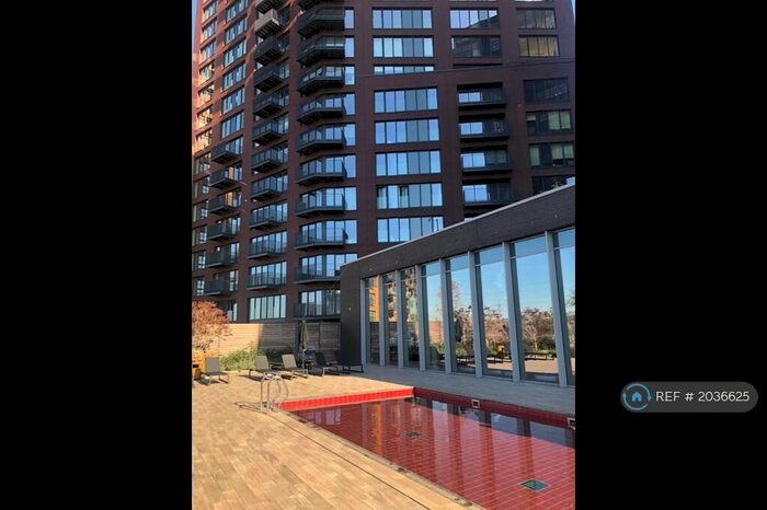 2 Bedroom Flat To Rent In Modena House, Canning Town, E14