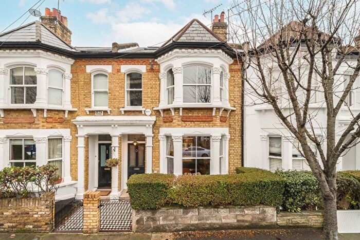 5 Bedroom Property For Sale In Holdernesse Road, Tooting, SW17