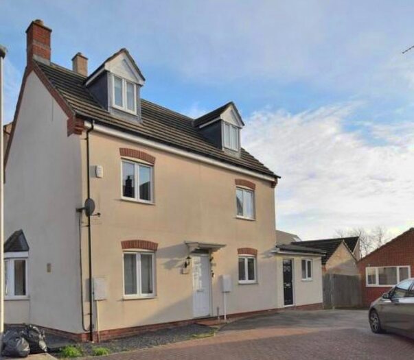 4 Bedroom Detached House To Rent In Lockhart Avenue, Oxley Park, MK4