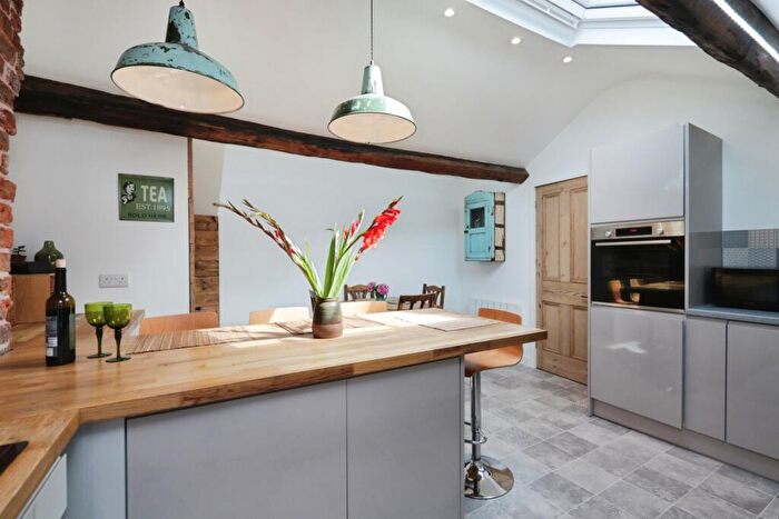 3 Bedroom Apartment For Sale In Bank Street, Sheffield, South Yorkshire, S1