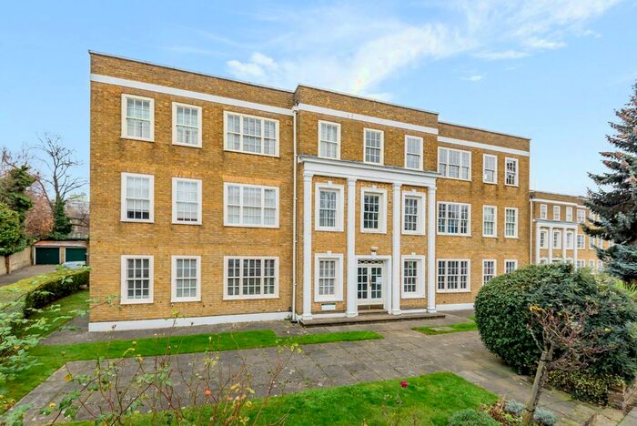 2 Bedroom Flat To Rent In Parkside, Vanbrugh Fields, London, SE3