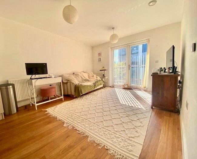 1 Bedroom Apartment To Rent In Cressy Quay, Chelmsford, CM2