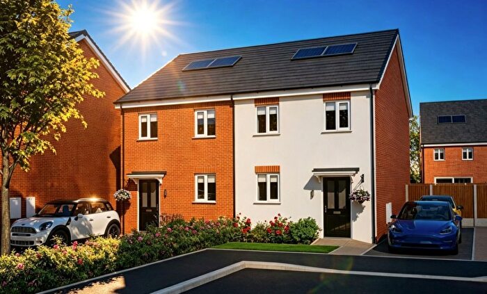 3 Bedroom Semi Detached House For Sale In Bloomfield Road, Tipton, DY4