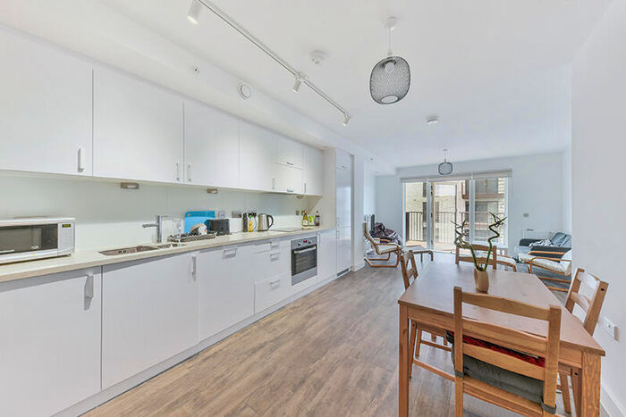 2 Bedroom Apartment To Rent In Millet Place, Pontoon Dock London, E16
