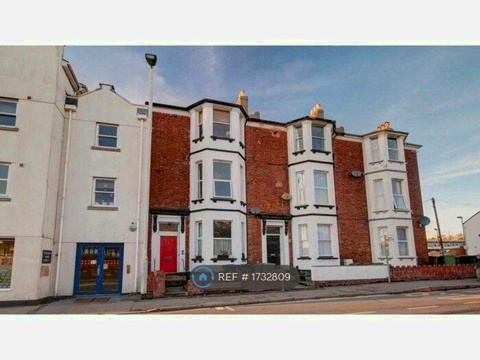 2 Bedroom Flat To Rent In Old Tiverton Road, Exeter, EX4