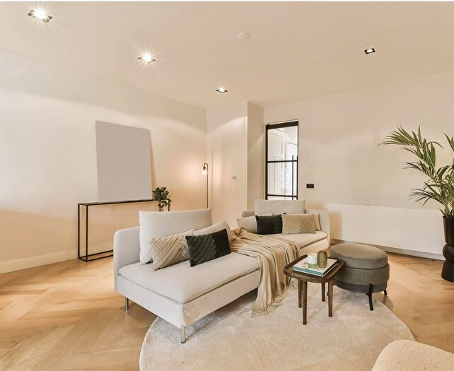 3 Bedroom Flat For Sale In Liverpool Street, Salford, M5