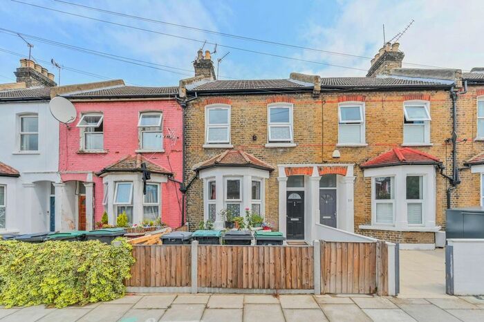 4 Bedroom Property To Rent In Ranelagh Road, London, Tj, Wood Green, London, N22