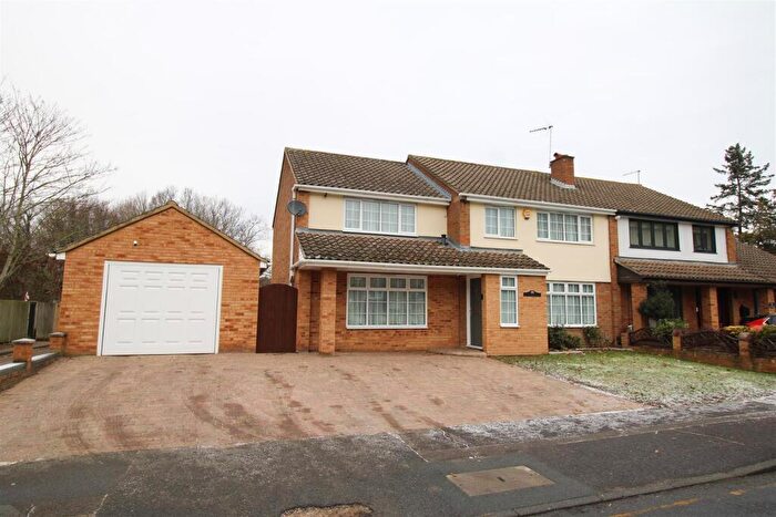 4 Bedroom Semi Detached House For Sale In Herons Wood, Harlow, CM20