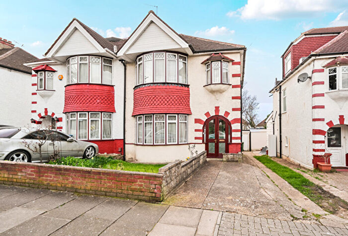3 Bedroom Semi Detached House For Sale In Buck Lane, London, NW9