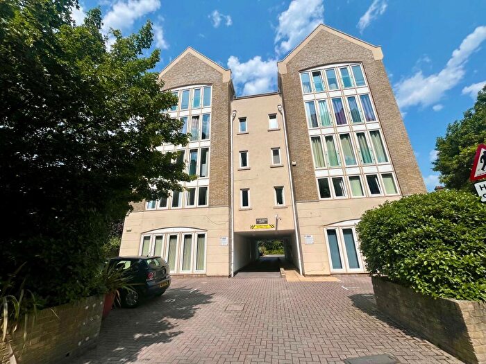 2 Bedroom Flat To Rent In Serpentine Road, Poole, BH15