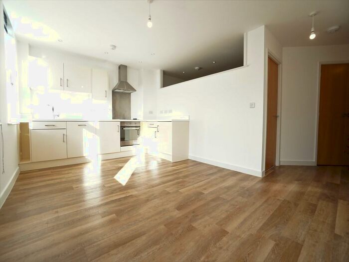 1 Bedroom Flat To Rent In Cheap Street, Newbury, Berkshire, RG14