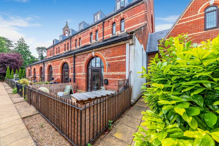 1 Bedroom Property To Rent In Godfrey Gardens, Chartham, Canterbury CT4