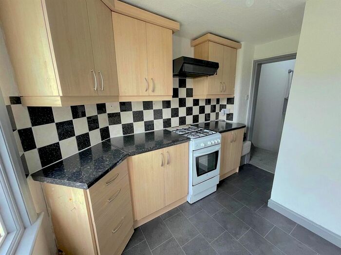 2 Bedroom Flat To Rent In Queens Road, Southall, UB2