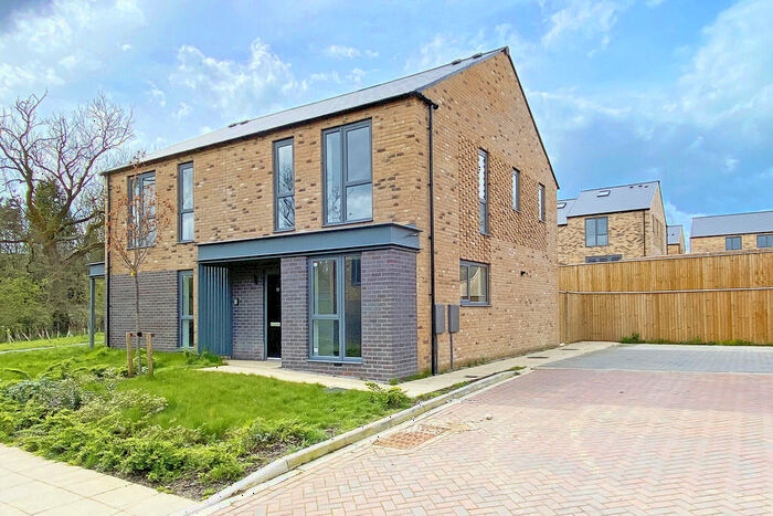 3 Bedroom Semi-Detached House To Rent In Lindley Mews, Harrogate, HG3