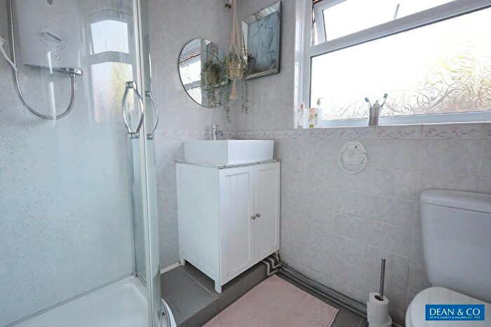 2 Bedroom Flat For Sale In Sherbourne Road, Hove, East Sussex, BN3