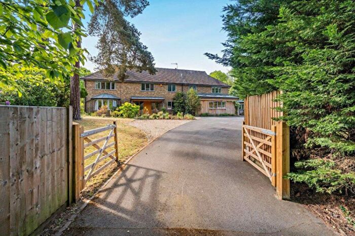 5 Bedroom Detached House For Sale In Leigh Lane, Farnham, Surrey, GU9