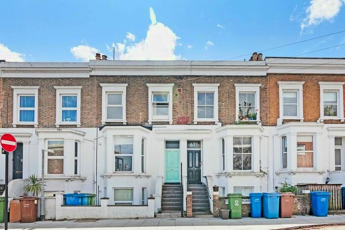 2 Bedroom Flat To Rent In Chadwick Road, London, SE15