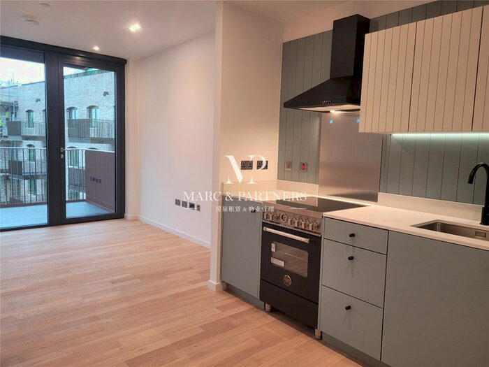 Studio To Rent In Hollandbury House, London, TW8