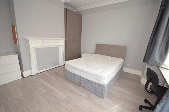 6 Bedroom Detached House To Rent In Stanfield Road, Winton, BH9