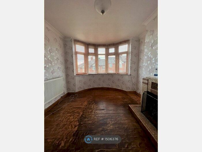3 Bedroom Terraced House To Rent In Strathmore Avenue, Luton, LU1