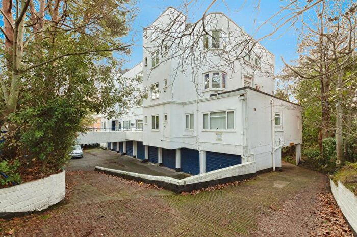 2 Bedroom Flat For Sale In St Stephens Road, Bournemouth, BH2