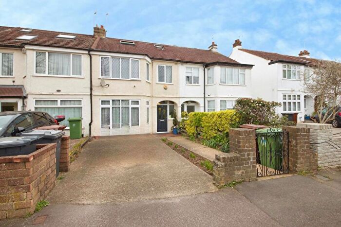 4 Bedroom Terraced House For Sale In Dove Lane, Potters Bar, Hertfordshire, EN6