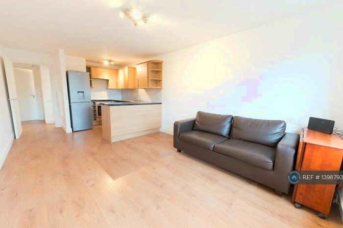 2 Bedroom Flat To Rent In Bransby Court, Stoke Newington, N16