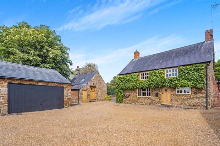 3 Bedroom Link Detached House For Sale In The Old Post Office, Thenford - No Onward Chain, OX17