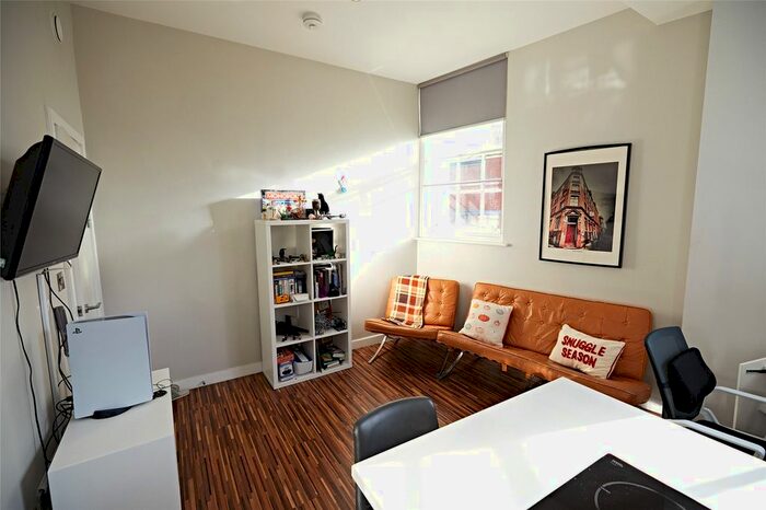 2 Bedroom Flat To Rent In Cross Street, Manchester, M2