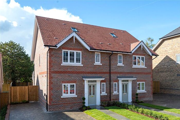 3 Bedroom Semi Detached House For Sale In London Road, Ascot, RG12