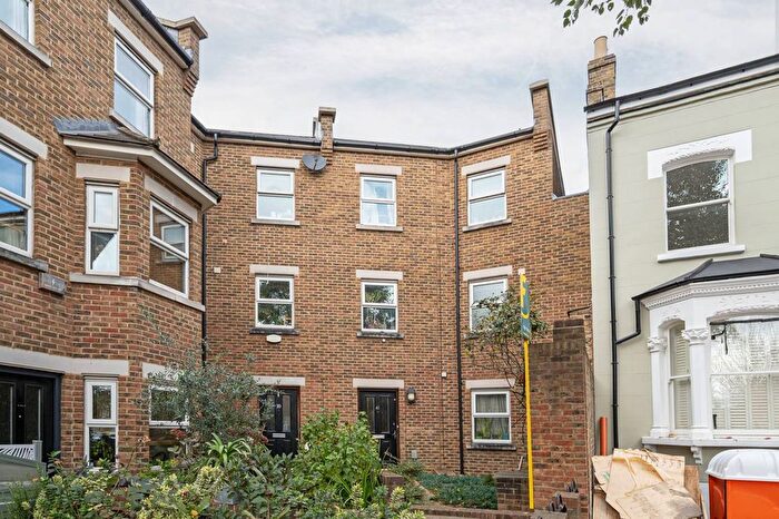 4 Bedroom Terraced House For Sale In Brodia Road, Stoke Newington, London, N16