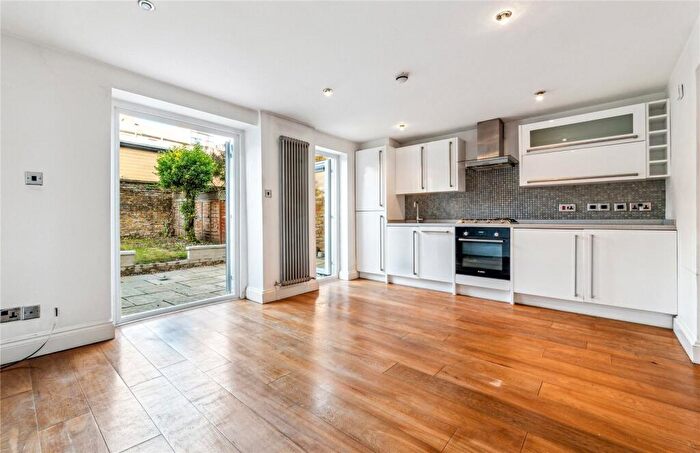 3 Bedroom Apartment To Rent In Almeric Road, SW11