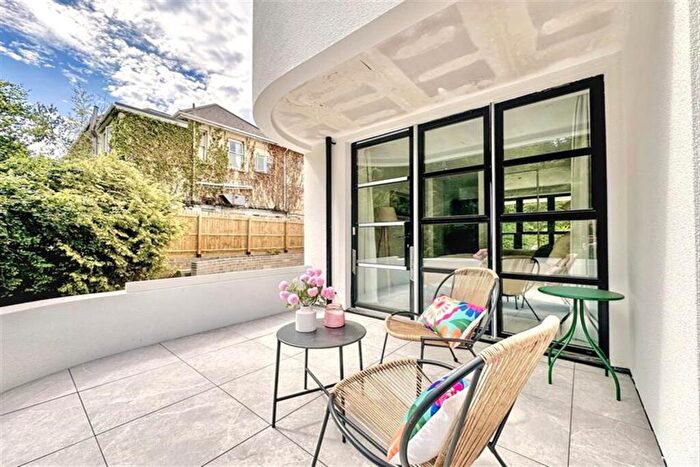 2 Bedroom Flat For Sale In Bournemouth, BH4