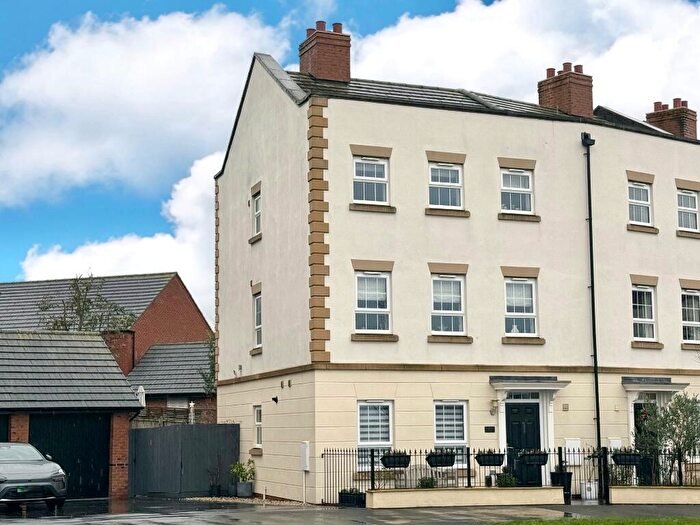 4 Bedroom Town House For Sale In Garrett Drive, Warwick, Warwickshire, CV34