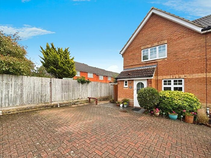 2 Bedroom End Of Terrace House For Sale In Emperor Way, Kingsnorth, TN23