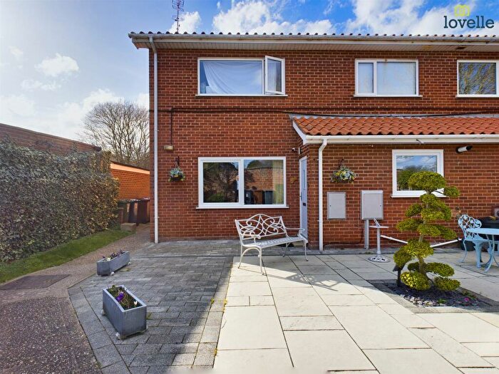 2 Bedroom Flat To Rent In Springfield Close, Lincoln, LN1