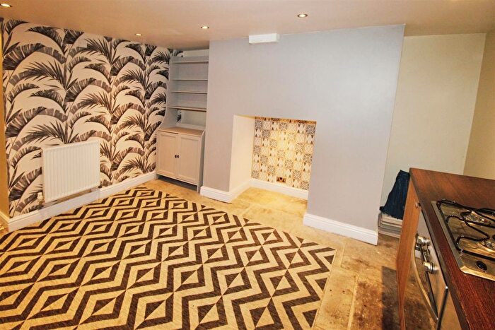 2 Bedroom End Of Terrace House To Rent In Cobden Street, Clayton, BD14