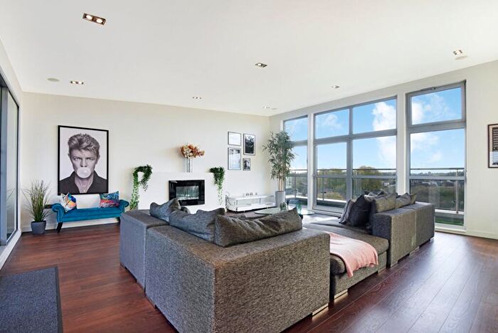 2 Bedroom Flat For Sale In Southgate Road, Hackney, N1