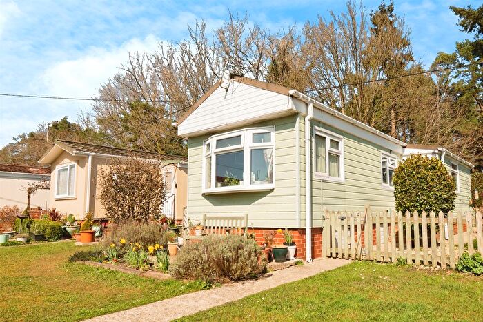 1 Bedroom Mobile/park Home For Sale In Hillview Park Home Estate, Oare, Marlborough, SN8