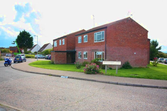 2 Bedroom Flat To Rent In Montgomery Close, Springfield, CM1