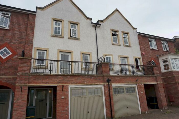 6 Bedroom Terraced House To Rent In Sharples Close, Bristol, BS16
