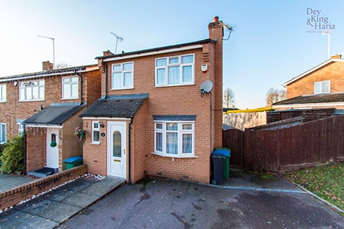 3 Bedroom Detached House For Sale In Greenbank Road, Watford, Hertfordshire, WD17