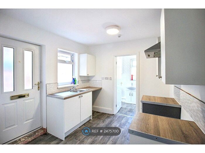 4 Bedroom Terraced House To Rent In Julian Street, Grimsby, DN32